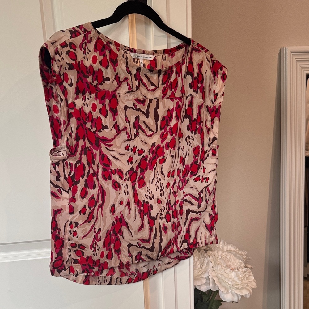 French Connection Red and Beige Abstract Blouse Size PS